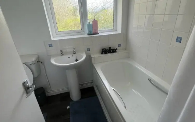 Serene Escape Cosy Apartment in Wolverhampton