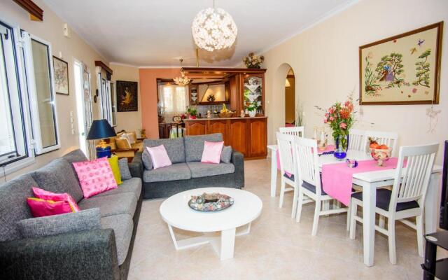 Dimitra Apartments & Studios