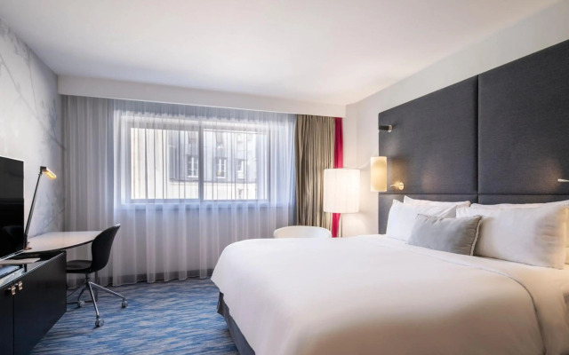 Renaissance Paris Arc de Triomphe Hotel