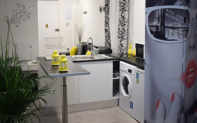 Bravo Murillo Apartment Center