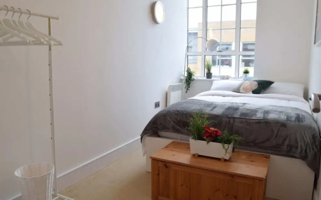 Bright Warehouse Conversion in Buzzing Peckham