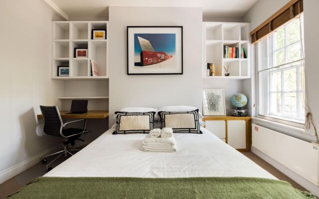 London Is Yours  2 Bedroom in Kensington