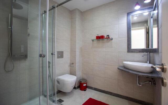Unique 3 bedrm 3 bathrm apt - Acropolis views! SG69