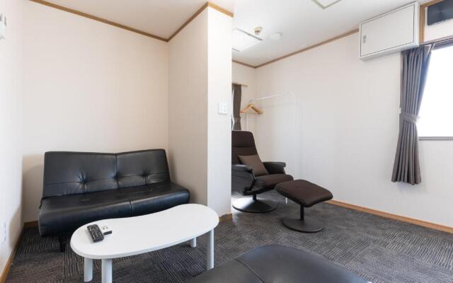 Fly Cat Hotel