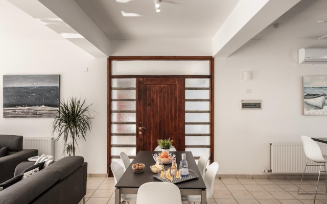 Faros Seaside Villa Larnaca