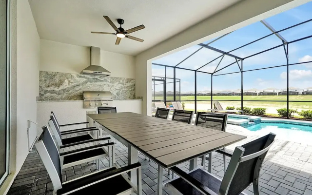 4273 Lana Avenue, 8beds