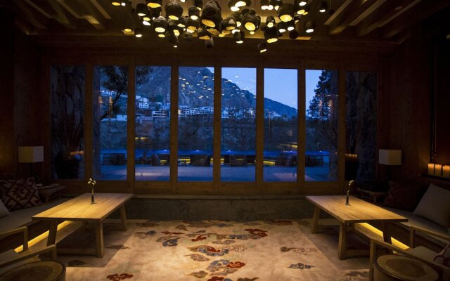 LUX Tea Horse Road Deqin Benzilan