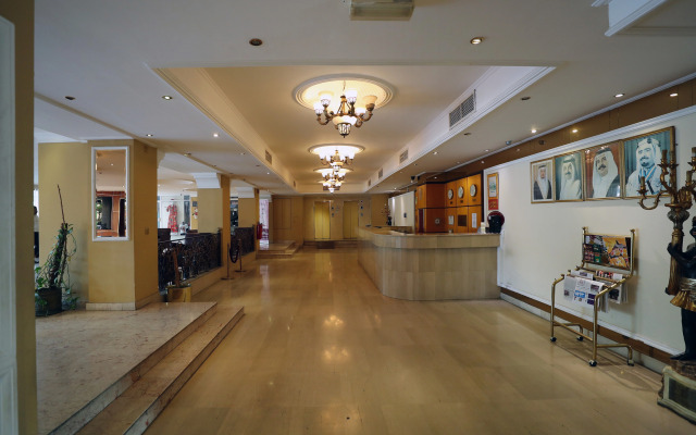 OYO 112 Semiramis Hotel