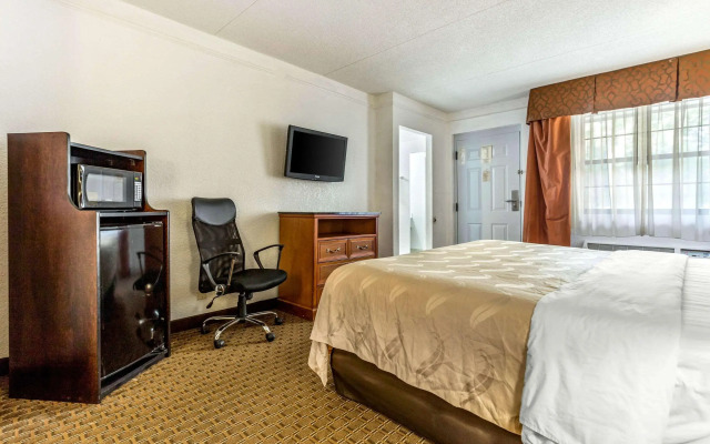 Quality Inn & Suites Airport