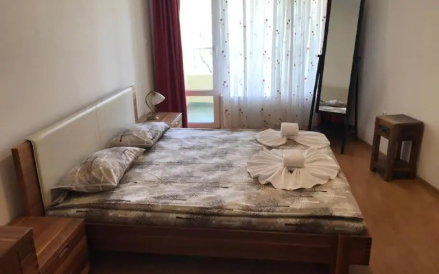 Amazing 2 bedroom apartment next to the beach