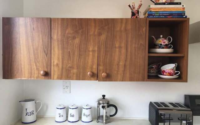 Sunny Holiday Home Near the Beach