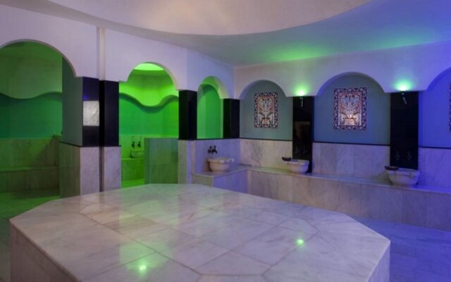 Arabella World Hotel