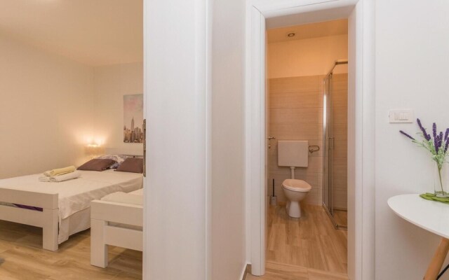 Amazing Apartment in Turanj With 2 Bedrooms and Wifi