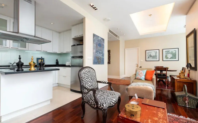 1 Bed Serviced Skyvilla With View Check in 15h to 22h Only