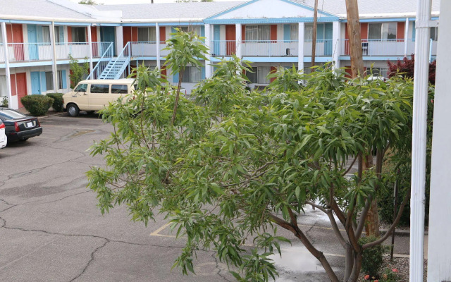 Hiway House Motel