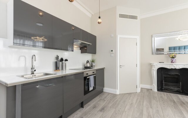 Luxurious Air Conditioned Apt High Street Kensington