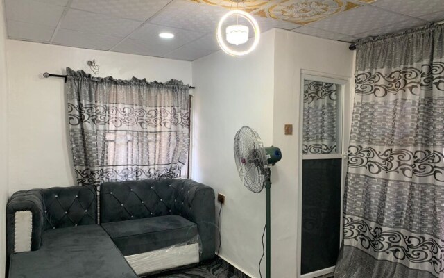 Lagos - 1bed - Sleeps 2 - Aircon - Free Parking