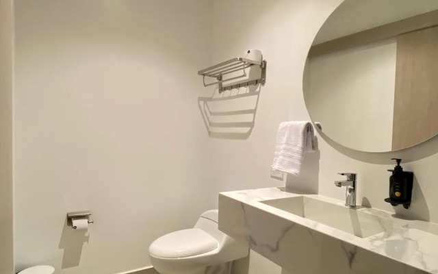 w Impeccable Loft w Charming Terrace in CTG