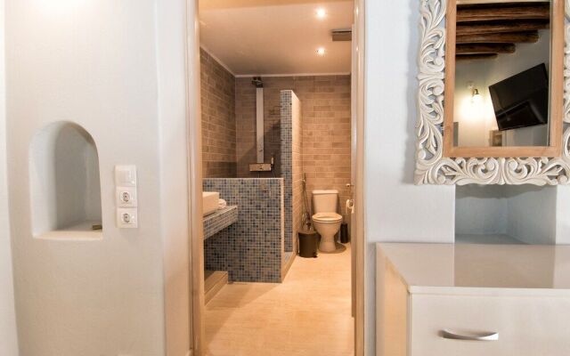 Gavrion's Nest  - Premium Cycladic Studio