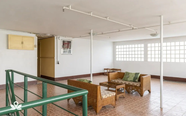 City Smiles Apartelle by OYO Rooms