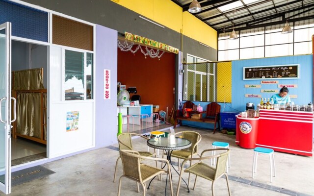 Railway Hostel - Adults Only