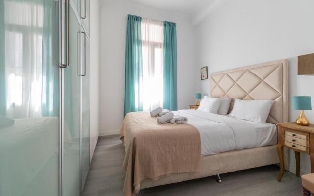 Apollonas Luxurious Apartments