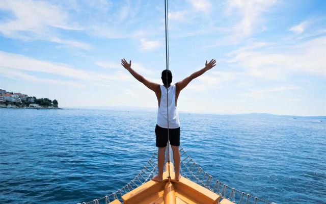 Rhythm Floating Hostel - Zadar