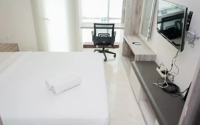 Elegant Studio Apartment At High Floor B Residence