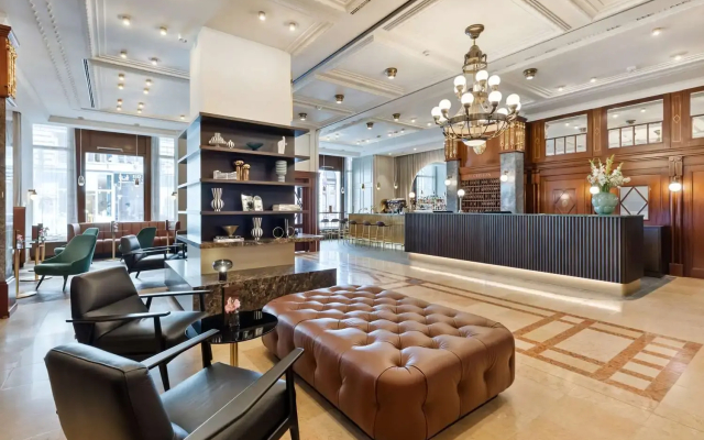 Hotel Astoria Vienna, Curio Collection by Hilton