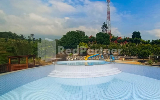 Glamping Pengilon Edupark Mitra RedDoorz – Pool – Temanggung