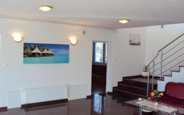 Eugen Apartments
