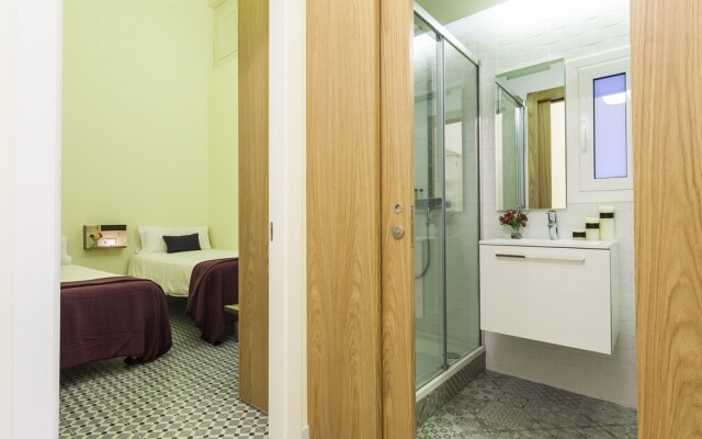 Uma Suites Pau Claris Barcelona