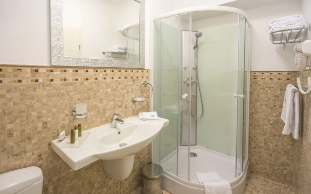 Studio One Accommodation Suites