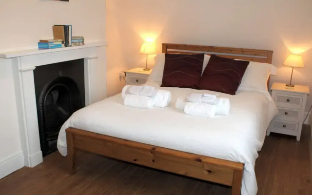 Cotswolds Valley Accommodation-Excl Prop