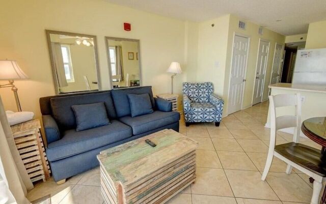 TradeWinds 601 by RedAwning