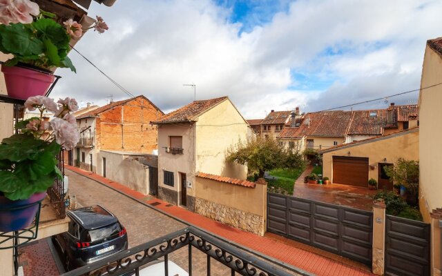 Stunning Mansion in Riaza With Balcony