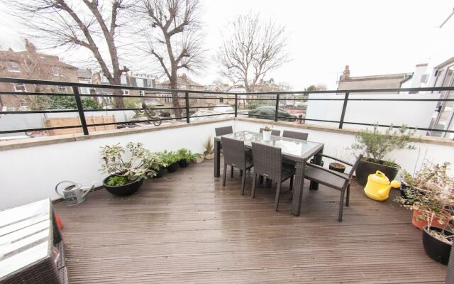 Bright and Spacious Apartment With Terrace
