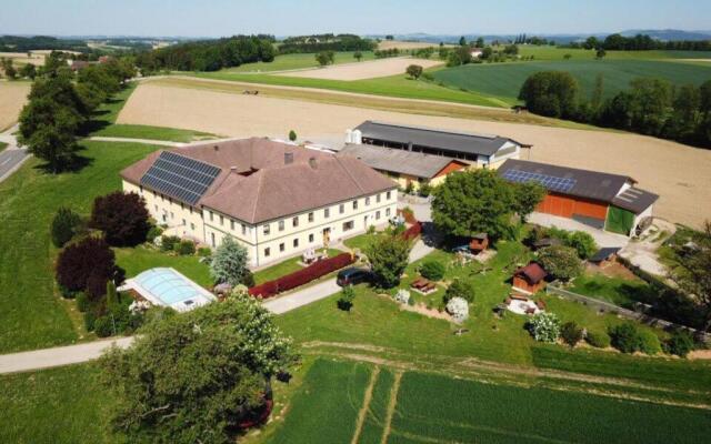 Familienbauernhof Strassbauer
