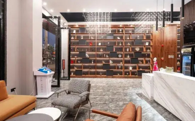 Lingao Huaerdun Movie Theme Hotel