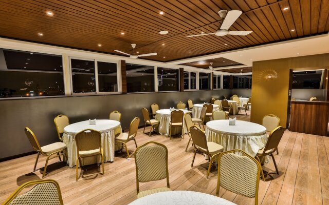 Hotel Vbr Grand Inn