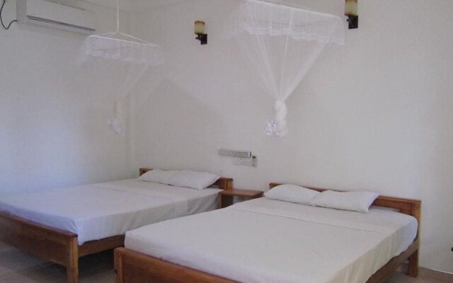 Hotel Gayan's