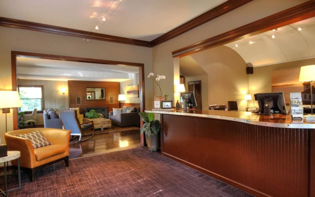 Earthbox Inn & Spa