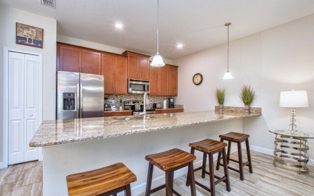 Storey Lake 4 Bedroom Townhome w Splashpool - 1624ST