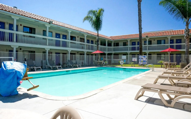 Motel 6 Carlsbad, CA Beach