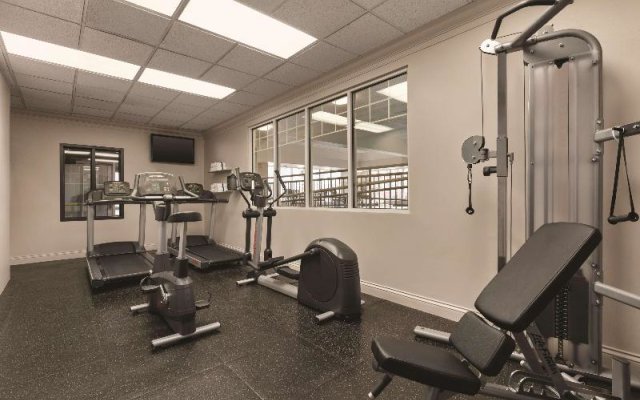 Country Inn & Suites By Radisson Newark Airport