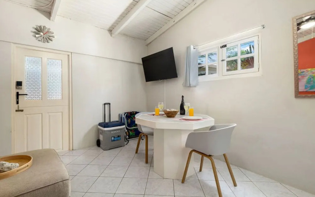 Sleeps 12 Spacious Private Pool Great Location
