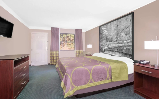 Super 8 Austell/Six Flags