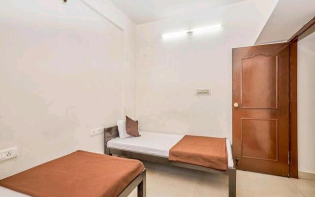 Transit Dorms - Hostel