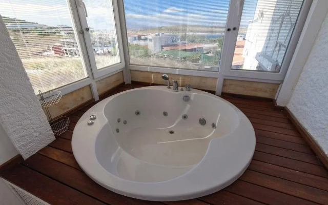 Shaka Marine Boutique Hotel