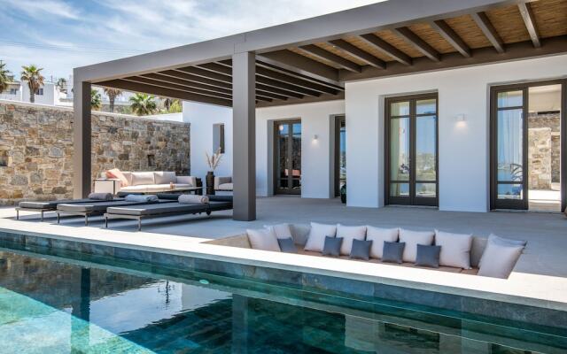 Bonzoe Suites & Villas